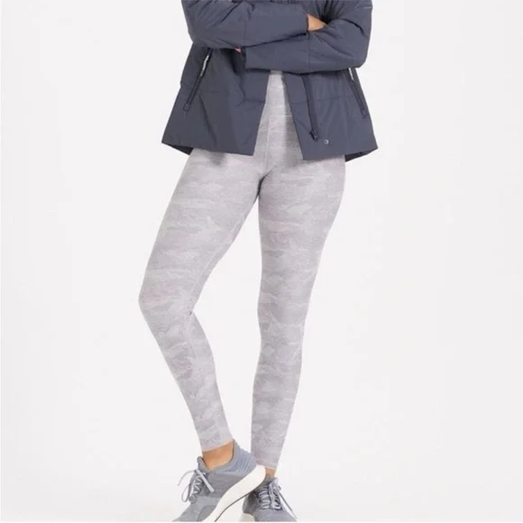 Vuori Clean Elevation Legging In Pale Heather Camo Gray Colorway High Rise M & L - Picture 8 of 13